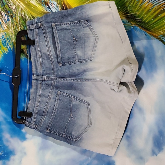 NY&C SOHO WOMEN'S RIP DISTRESSED DENIM SHORTS SIZE 10 - Picture 2 of 3